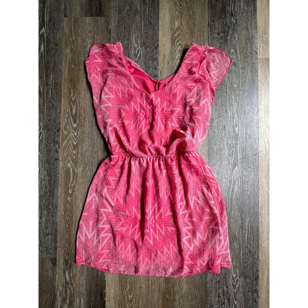 Speechless Mini Dress Womens Size M Pink‎ Geometric Starburst Flutter  V-Neck